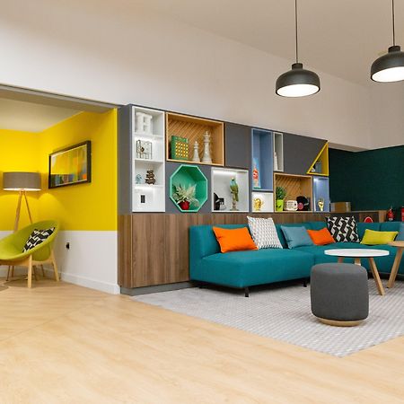 Holiday Inn Newport By Ihg Экстерьер фото