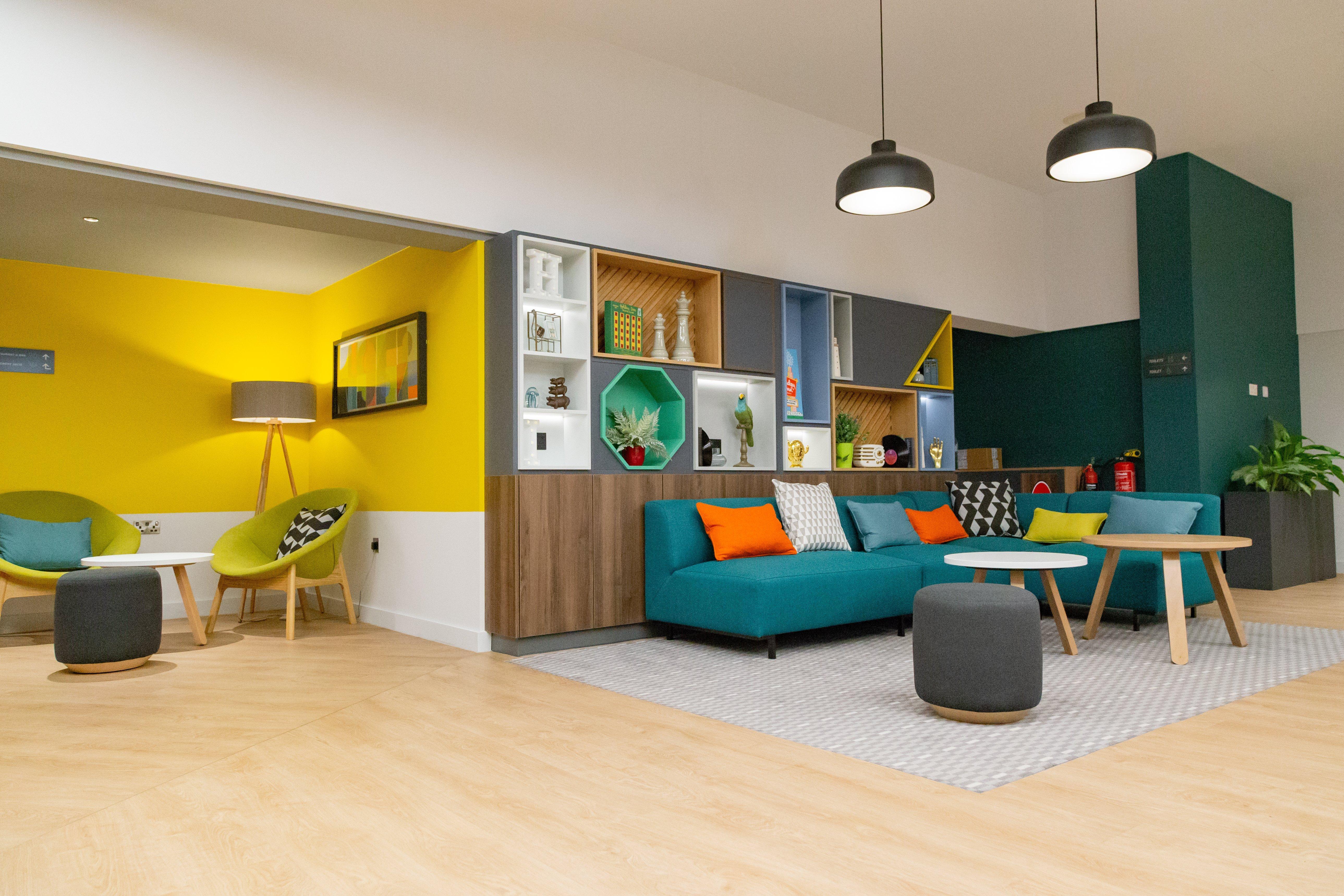 Holiday Inn Newport By Ihg Экстерьер фото