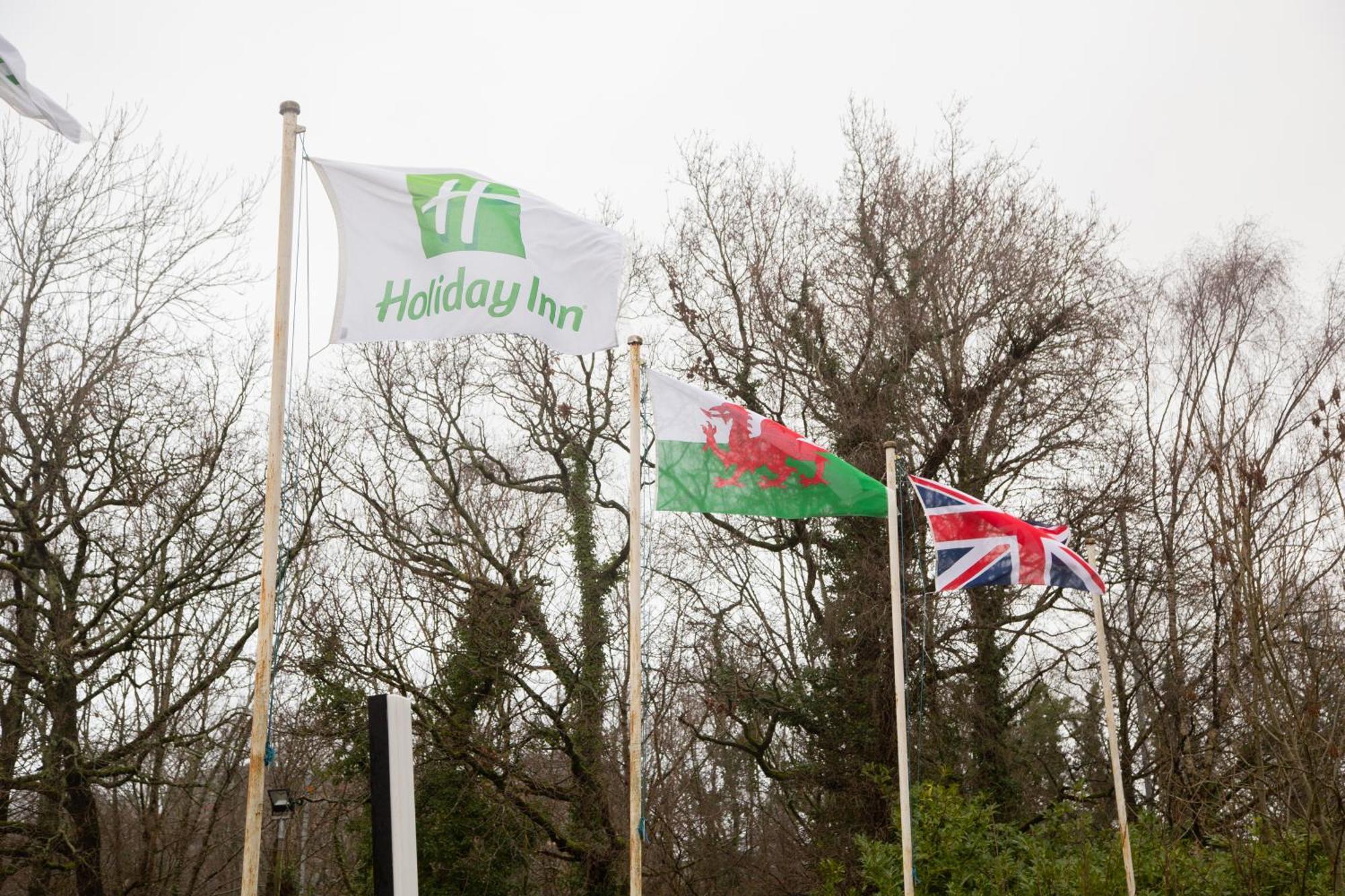 Holiday Inn Newport By Ihg Экстерьер фото